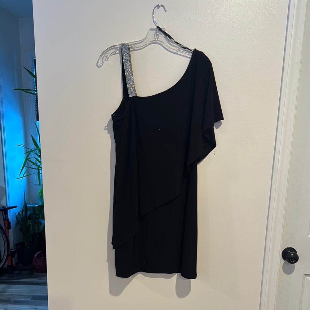 Roz & Ali Black Asymmetrical One-Shoulder Cocktail Dress